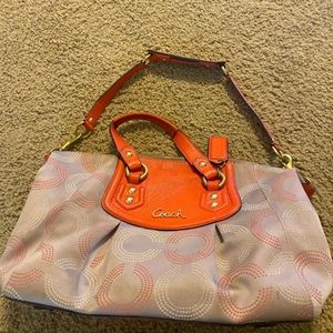 Like NEW BEAUTIFUL coach purse that has been gently used three times.